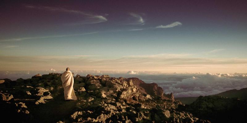 仿古面、荔枝面、光面：深度解析乌古尔花岗岩三大表面处理工艺与应用场景